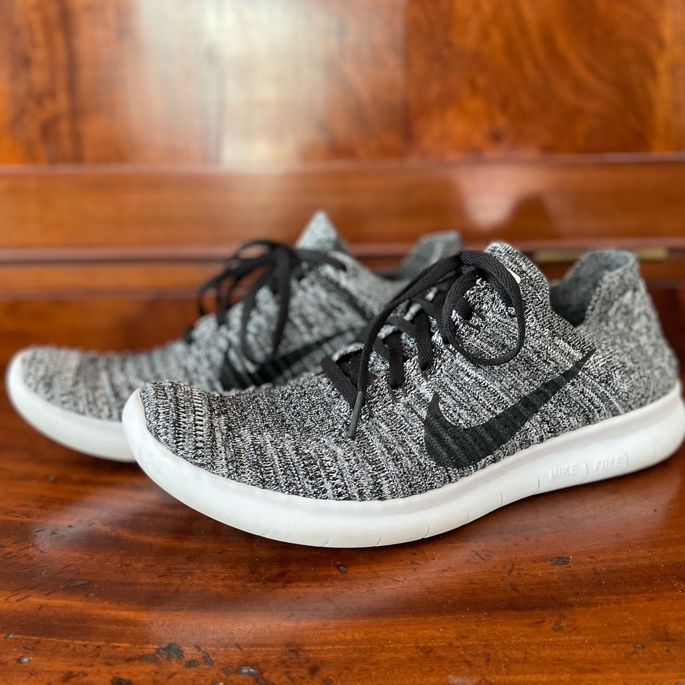 Nike Free RN Flyknit Running Sneakers EUC Size 8